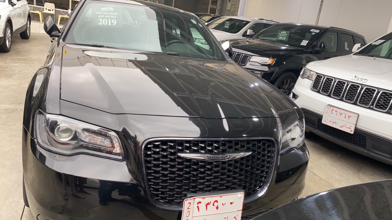 کرایسلەر 300